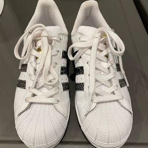 Adidas superstars